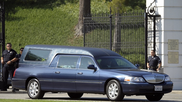 Пьяный украинский беженец рассекал по Варшаве на угнанном катафалке