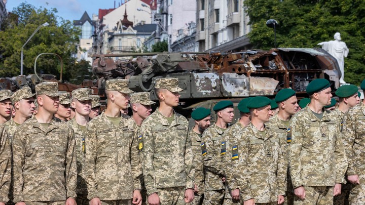 Серые кардиналы захватили Украину: Местных аборигенов загнали в жёсткие рамки