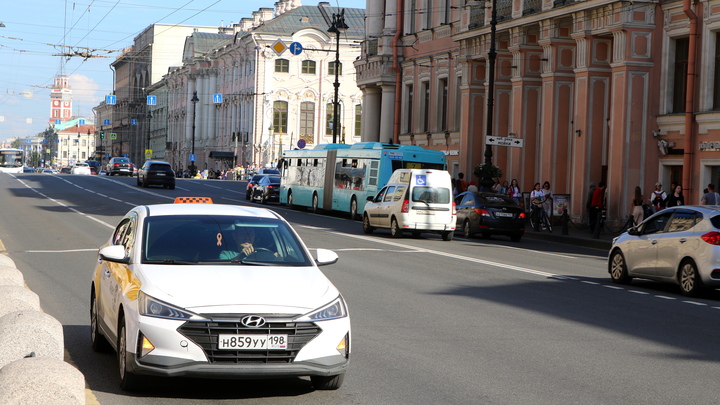 Кому запретили работать в такси и что за реестры появились в Петербурге