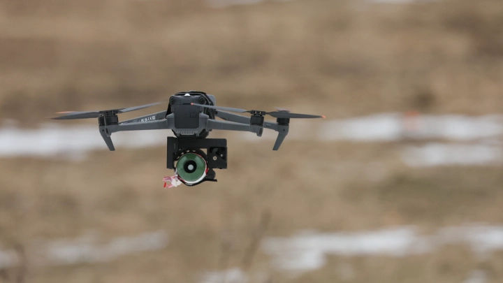 МЧС объявили об опасности атаки дронов ряда регионов России