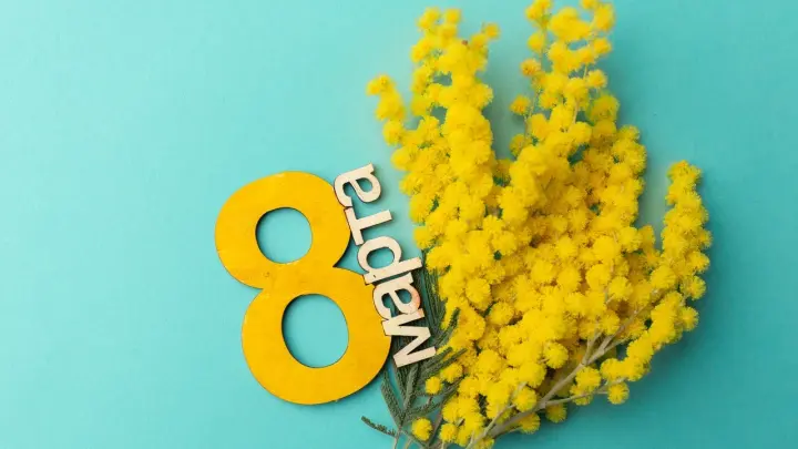 В Новосибирске цыгане продают подозрительную мимозу по 500 рублей