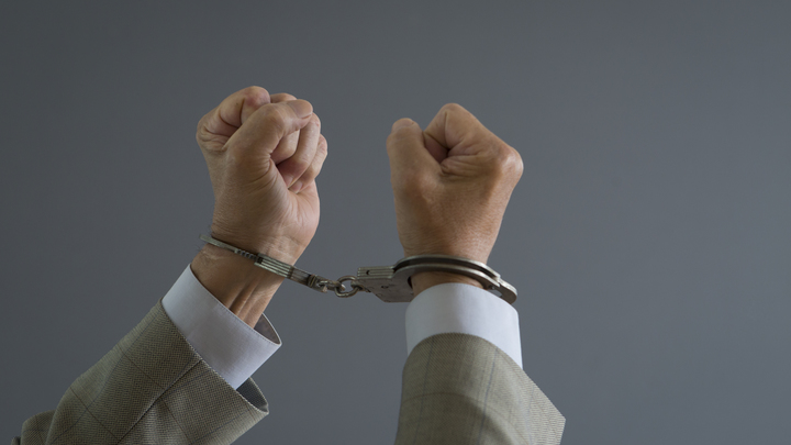 Сына замминистра МВД приговорили к 7 годам колонии за посредничество во взятке