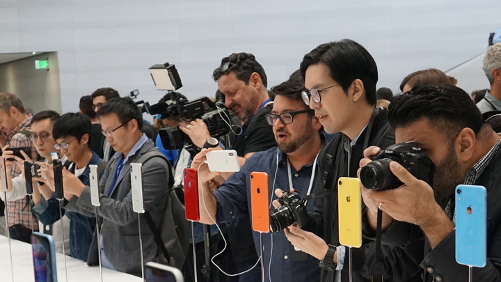 Место в очереди за новым iPhone на Avito выставили за 250 тысяч рублей