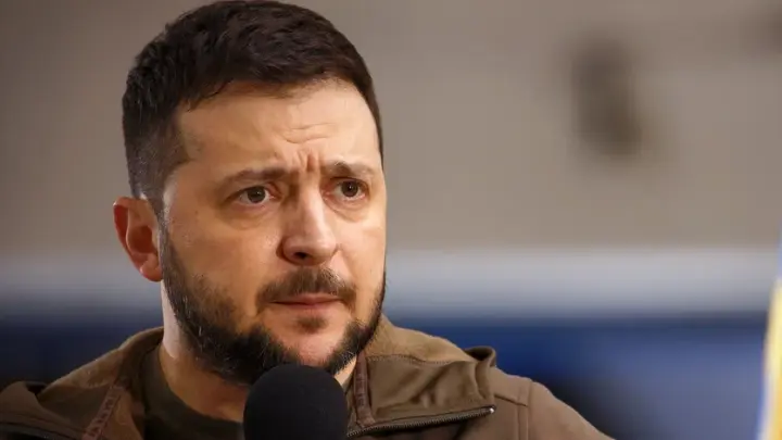 Зеленский уперся и отказался отдавать Донбасс и 200 тысяч украинцев