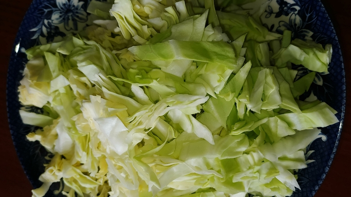 Поберегите желудок! Эндокринолог рассказала о коварстве капусты и специй