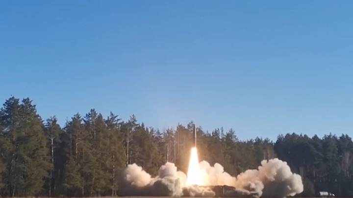 Огонь, сирены и разрушенное здание: Появилось видео ответки за Таганрог