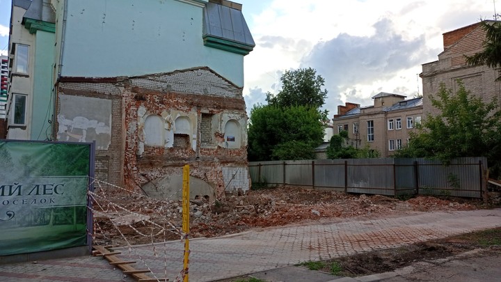 В центре Иванова на улице Варенцовой снесли исторический особняк 19 века