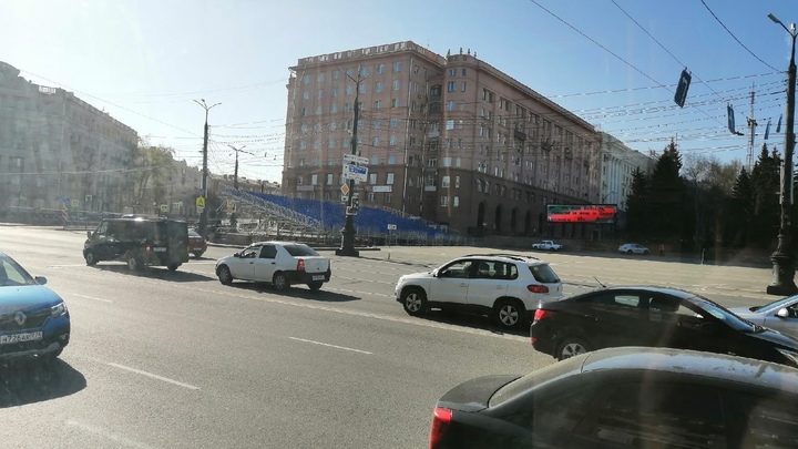 В Челябинске до 20 июня закрыли поворот с проспекта Ленина на улицу Российскую