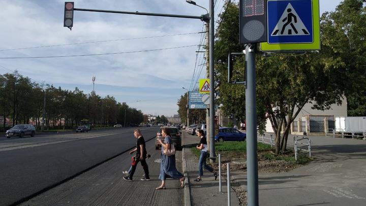 На Кирова в Челябинске установили светофор на месте, где сбили школьника