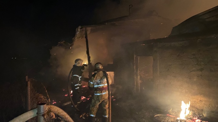 В Коврове сгорел автомобиль, в Селивановском районе - дом