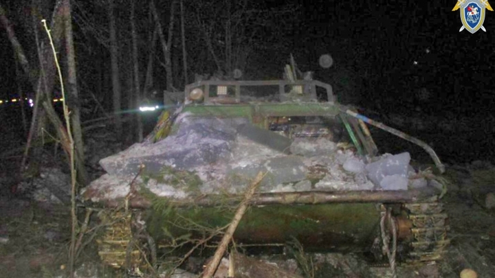 В Приангарье четыре человека погибли в провалившемся под лёд снегоходе