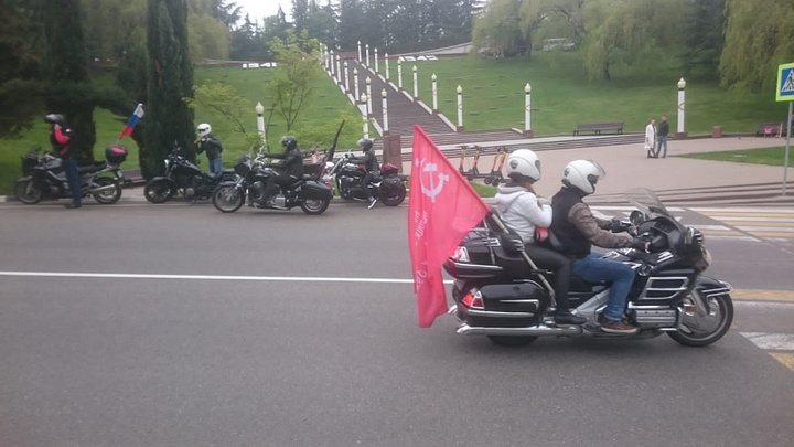 Ночные волки Сочи прошлись мотомаршем Дороги Победы