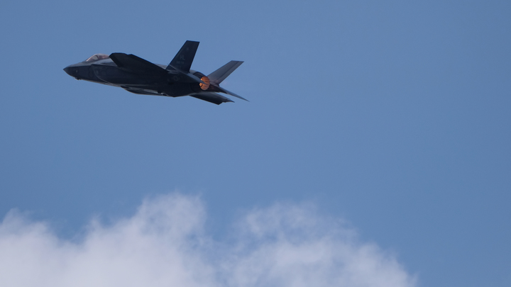 И это история?: В Великобритании посадку F-35 на палубу авианосца назвали величайшим моментом