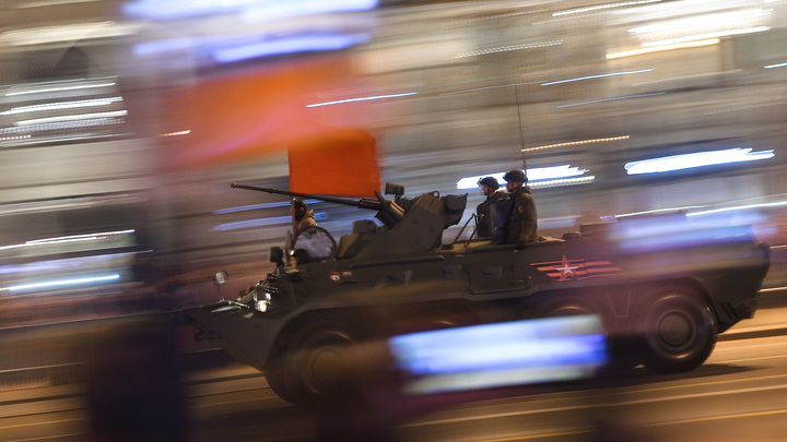 В России появился новый броневик: Русская Стрела пролетит сквозь мощные взрывы и обстрелы