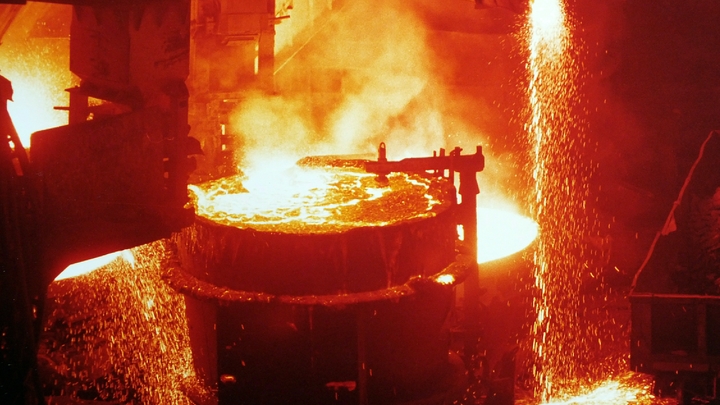 Директор завода назвал пустыми обещания металлургов: Страна получила удар