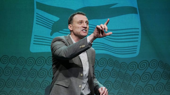 Актёр Анатолий Белый перед побегом из России успел хорошо заработать