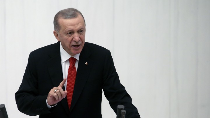 Эрдоган раскритиковал США за отправку авианосца в Израиль