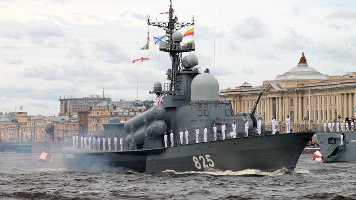 Во имя России: Главные заявления Путина на параде ВМФ в Петербурге