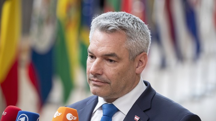 Канцлер Австрии выступил в поддержку мирной инициативы Бразилии по Украине