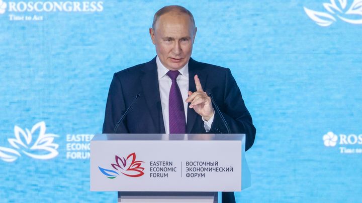 Все могут вернуться, но… Путин о том, кому из уехавших деятелей культуры лучше остаться за границей