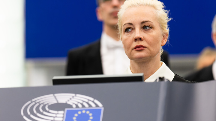 Заговор дипломатов, капитуляция: России готовят к выборам убойный коктейль с Навальной