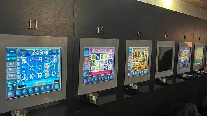 Подпольный игорный клуб находился в цокольном этаже многоквартирного дома Краснодара