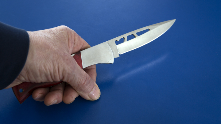 14 ударов ножом и 5 тупым предметом: В Курганинске мужчину осудили на 10 лет за убийство в конюшне