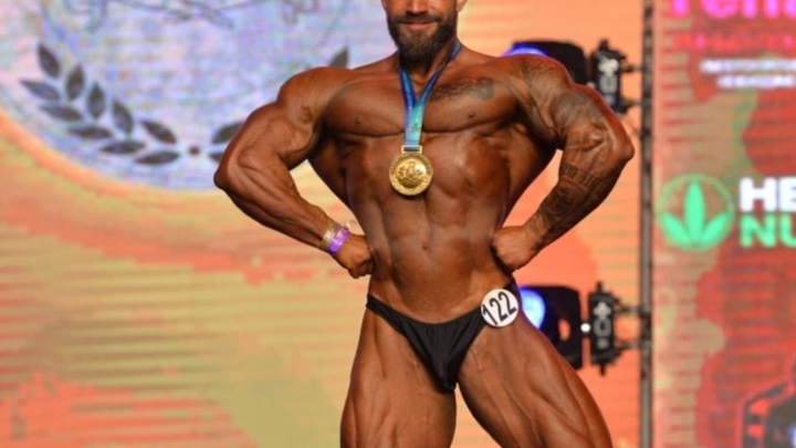 Человек из стали: забайкалец стал чемпионом северо-запада России по бодибилдингу