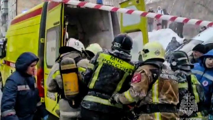 Двоих пострадавших при обрушении дома в Новосибирске выписали из больниц