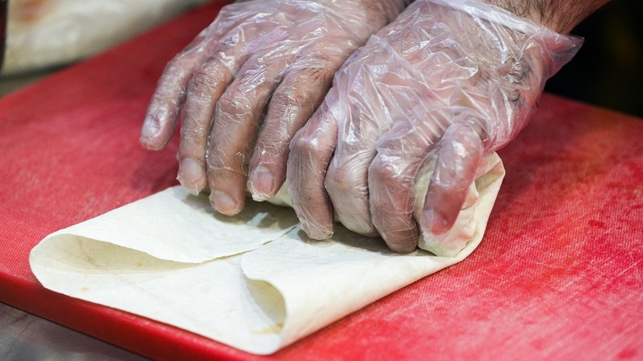 Закрепить рецепт шаурмы в законе, отменить домашку: Идеи депутата Даванкова, за которые стыдно