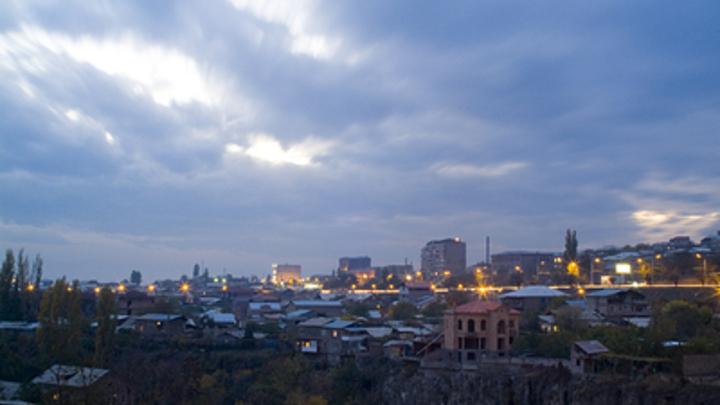 Ереван кипит: Спикера парламента Армении избила разъярённая толпа