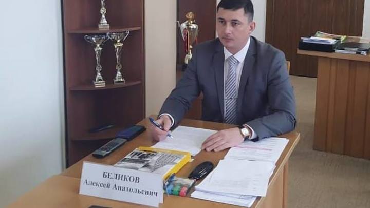 Силовики увезли главу Щербиновского района после обысков - Источник