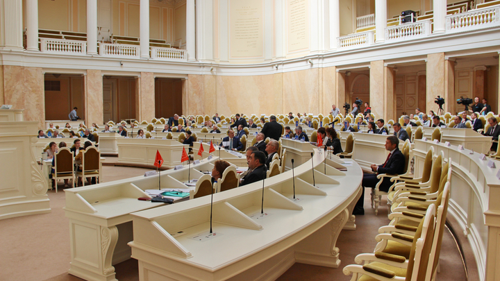 В Санкт-Петербурге предложили продлить жесткие ограничения против Covid в 2021 году