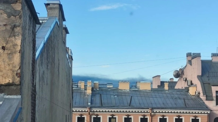 Жители юга Петербурга сообщили о взрывах после атаки БПЛА