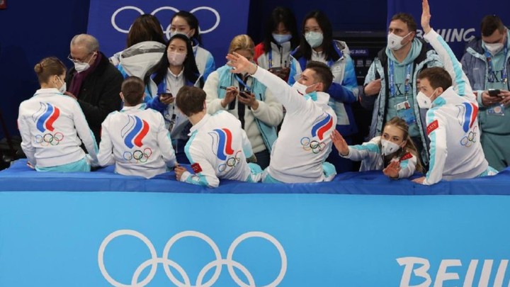 Фигурное катание на Олимпиаде-2022: Четверо фигуристов-чемпионов из России не вышли на тренировку