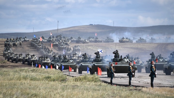 Ва-а-а!: Испанцы, увидев учения русских, призвали военных проснуться