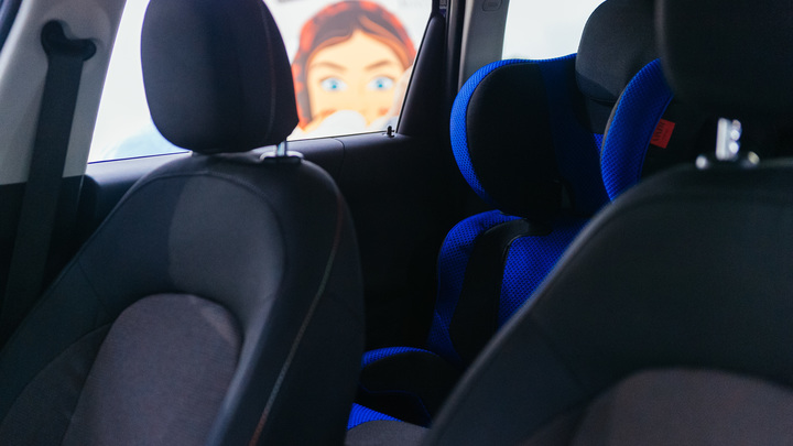 Эксперт назвал лучший способ защитить ребёнка в машине