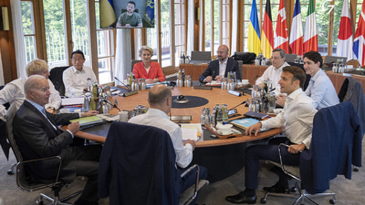 Запад больше не коллективный: Россия разбила врага на два альянса