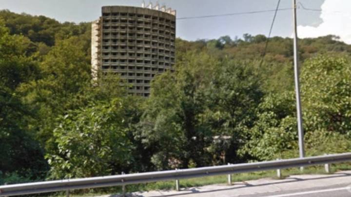 В Сочи снесут 16-этажный советский долгострой