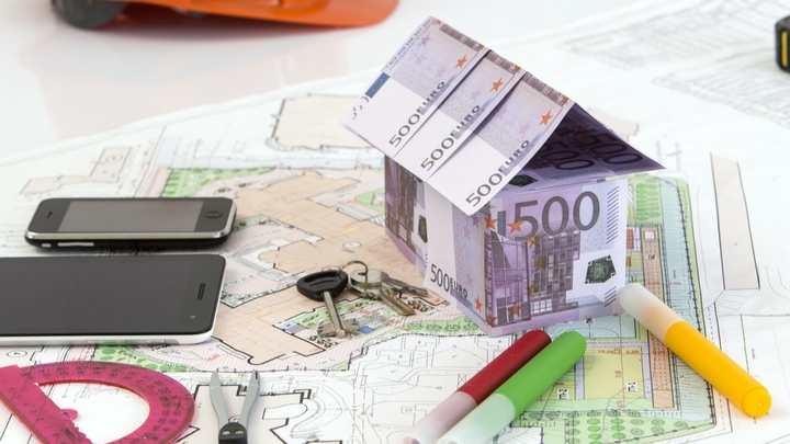 Рядом с Военным городком в Новосибирске продают коттедж за 45 млн рублей
