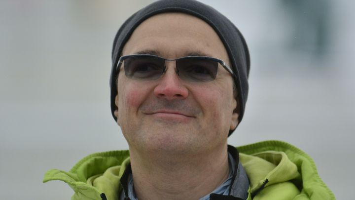 Серое уехало. Егор Бероев оценил сбежавших за рубеж артистов