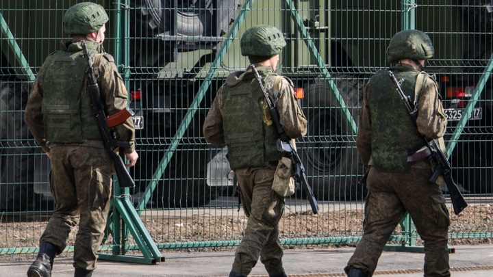 55 человек вызволили из плена: Источник сообщил о приземлении борта с бойцами России