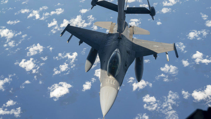 В Киеве заявили о начале тренировок украинских пилотов на F-16