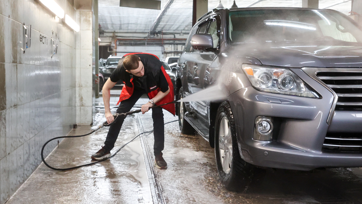 Помыли и угнали. Эксперт предупредил о сговоре бандитов и автосервисов