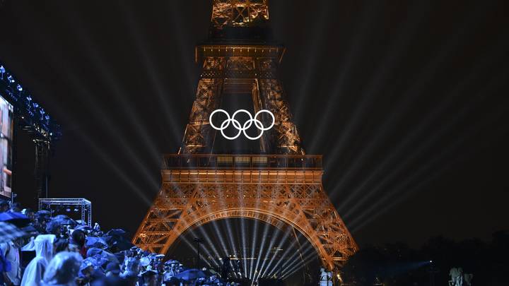 Танцоры падали замертво, мимо плыли корабли: Реальная реакция довольных зрителей из Парижа