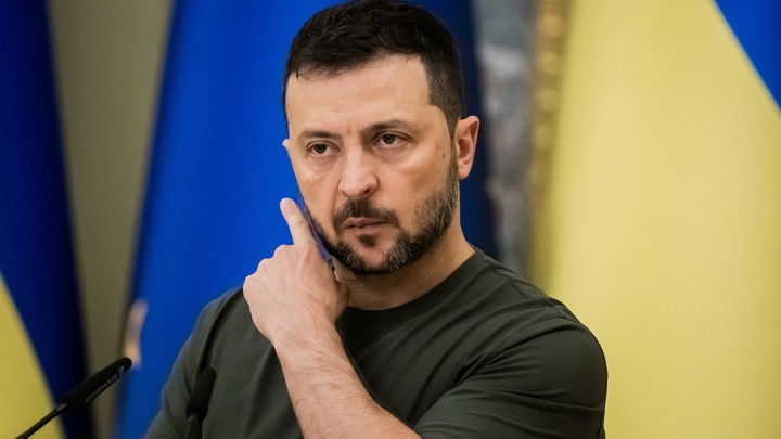 Старый — всё: Зеленский поручил кабмину разработать новый план для Украины