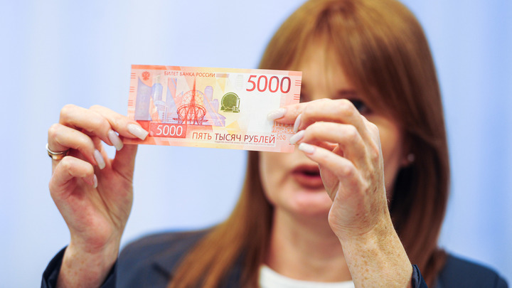 Жителям Самары рассказали, как отличить настоящие деньги от фальшивых