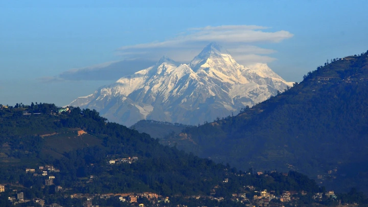 Русские альпинисты застряли на вершине горы в Непале из-за плохой погоды Русские альпинисты застряли на вершине горы в Непале из-за плохой погоды