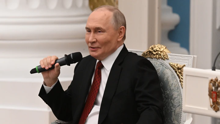 Путин назвал Лаврова империалистом из-за свитера с надписью «СССР» в США