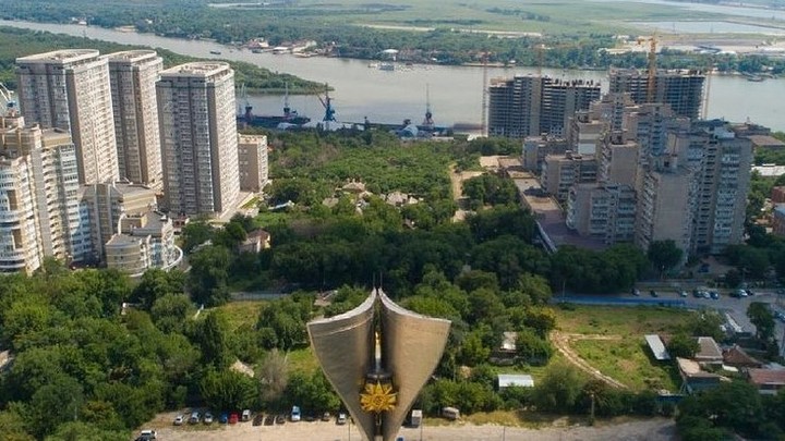Проект планировки Театрального спуска в Ростове утверждён. Мэрия изымет у погорельцев землю